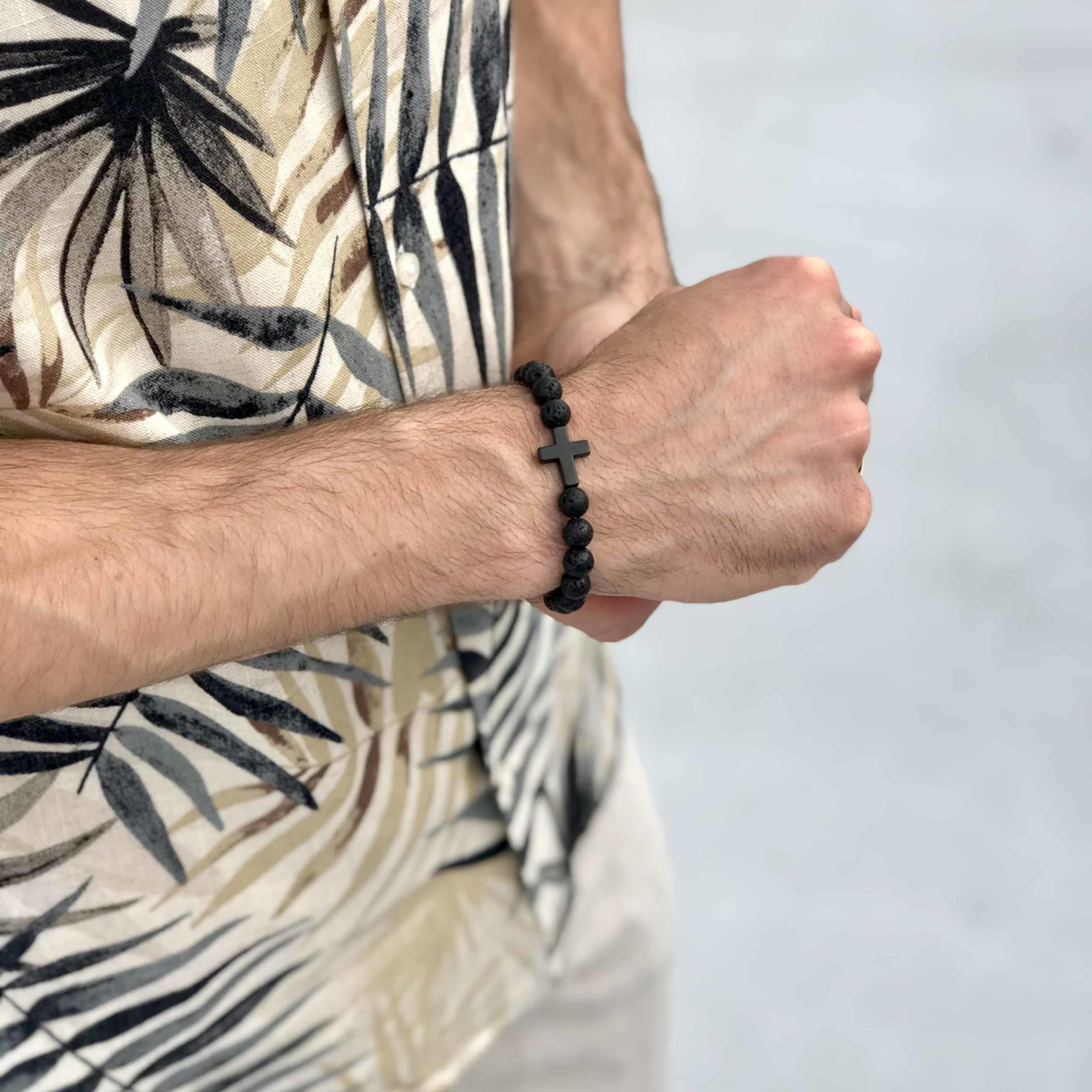 bransoletka męska z krzyżem