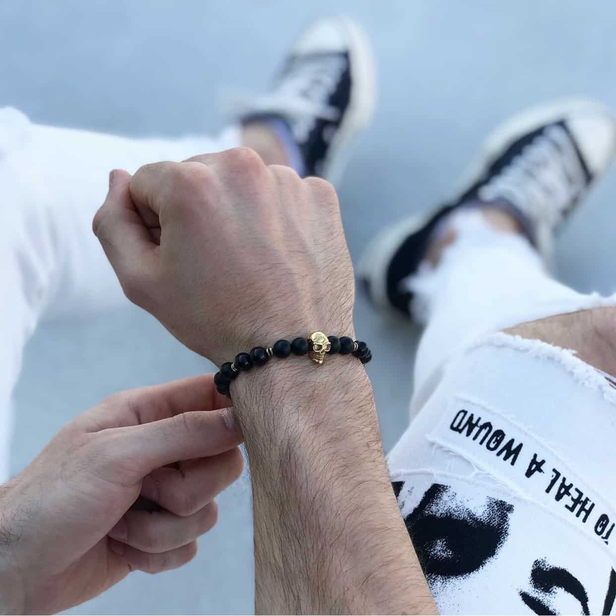 bransoletka męska ze złotą czaszką