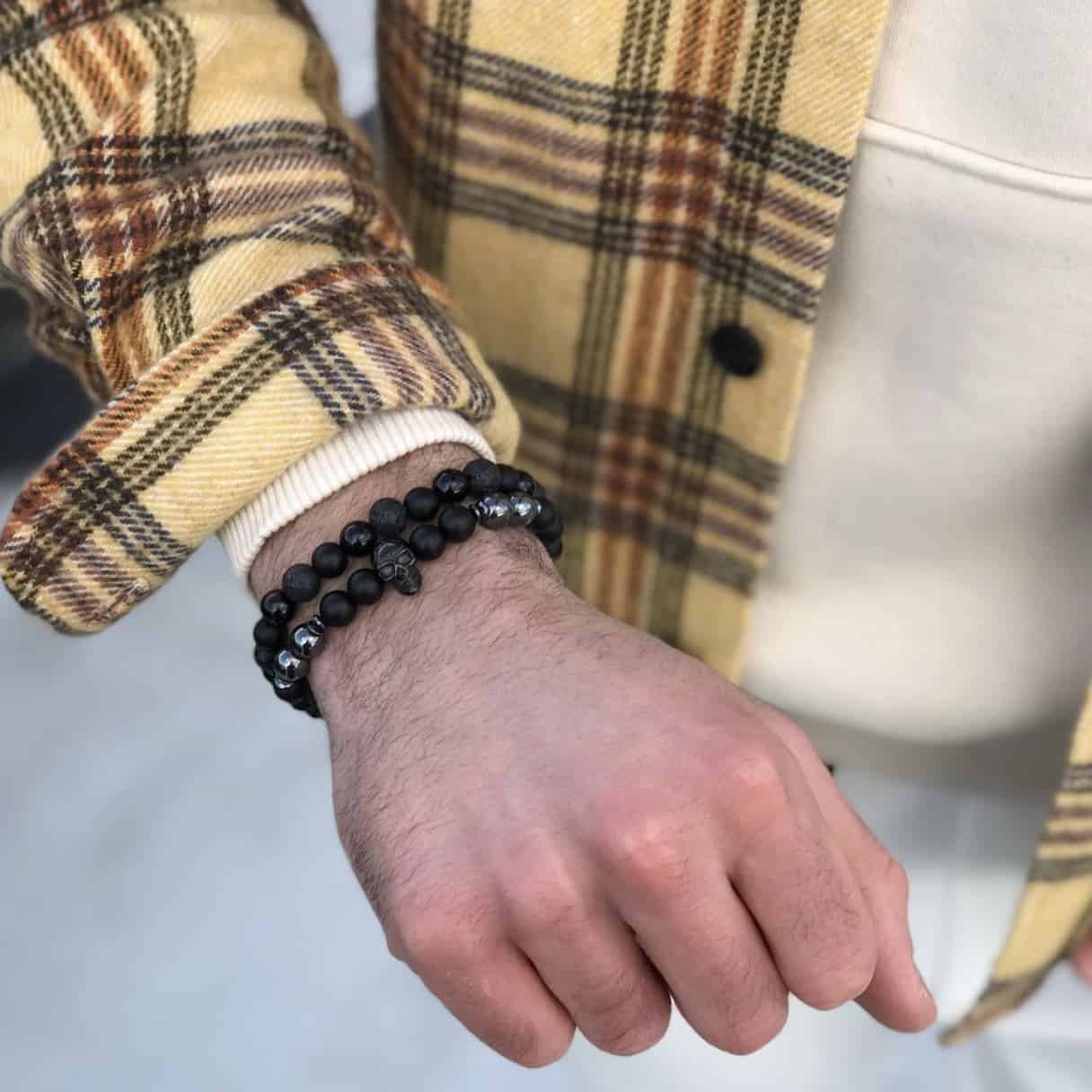 czarna bransoletka męska z czaszką