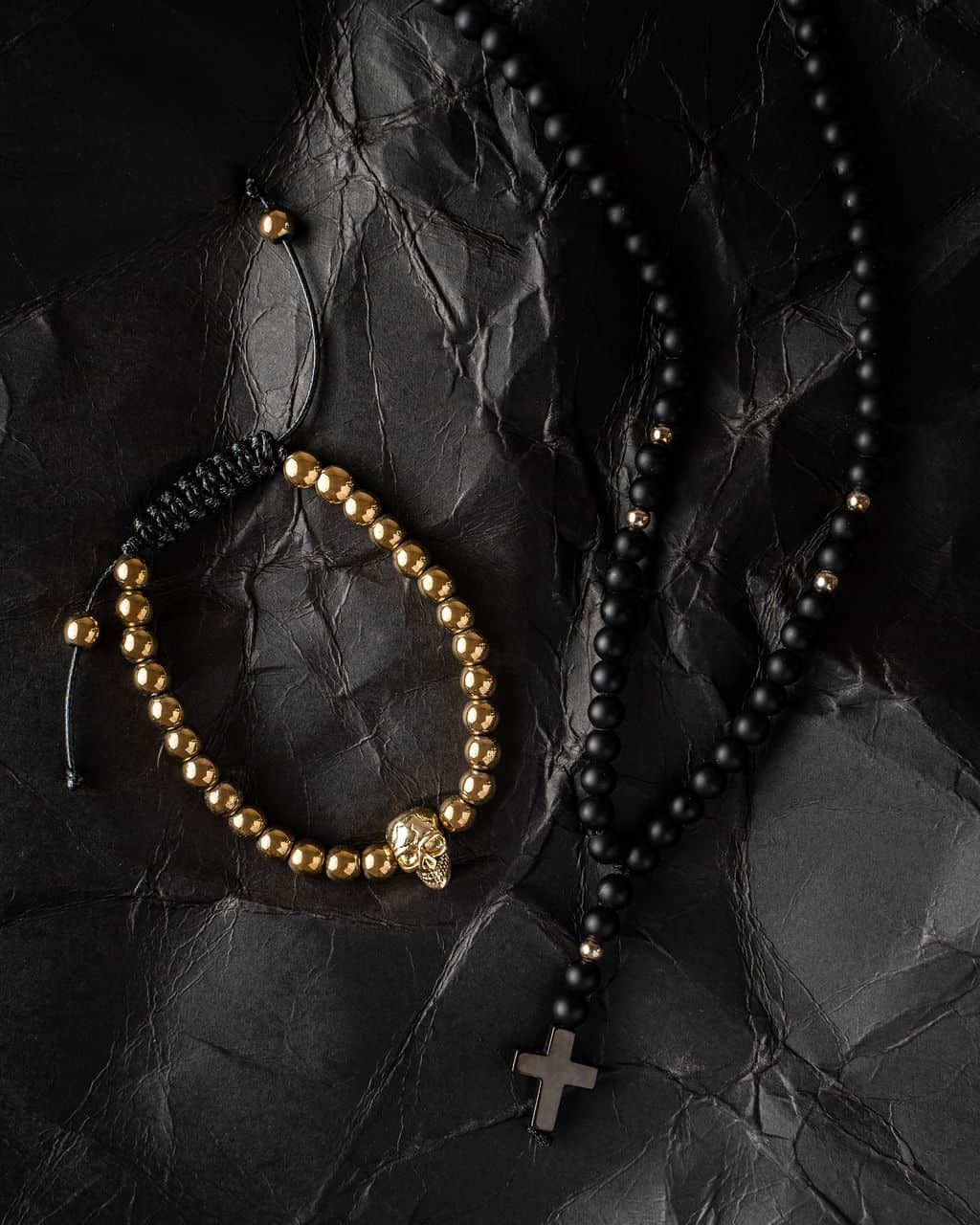 bransoletka ze złotą czaszką