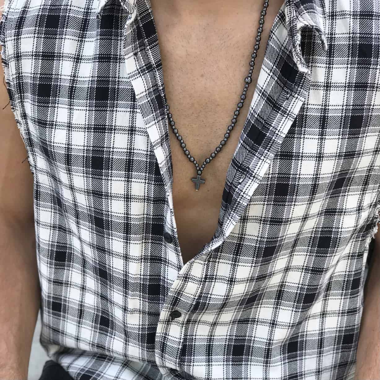 hematytowy naszyjnik z krzyżem